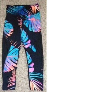 Victorias Secret PINK Yoga Pants Medium Black Floral Foldover Waist Capris